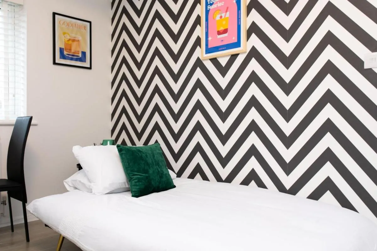 Image 3 of Modern flat – Sleeps 3 – London