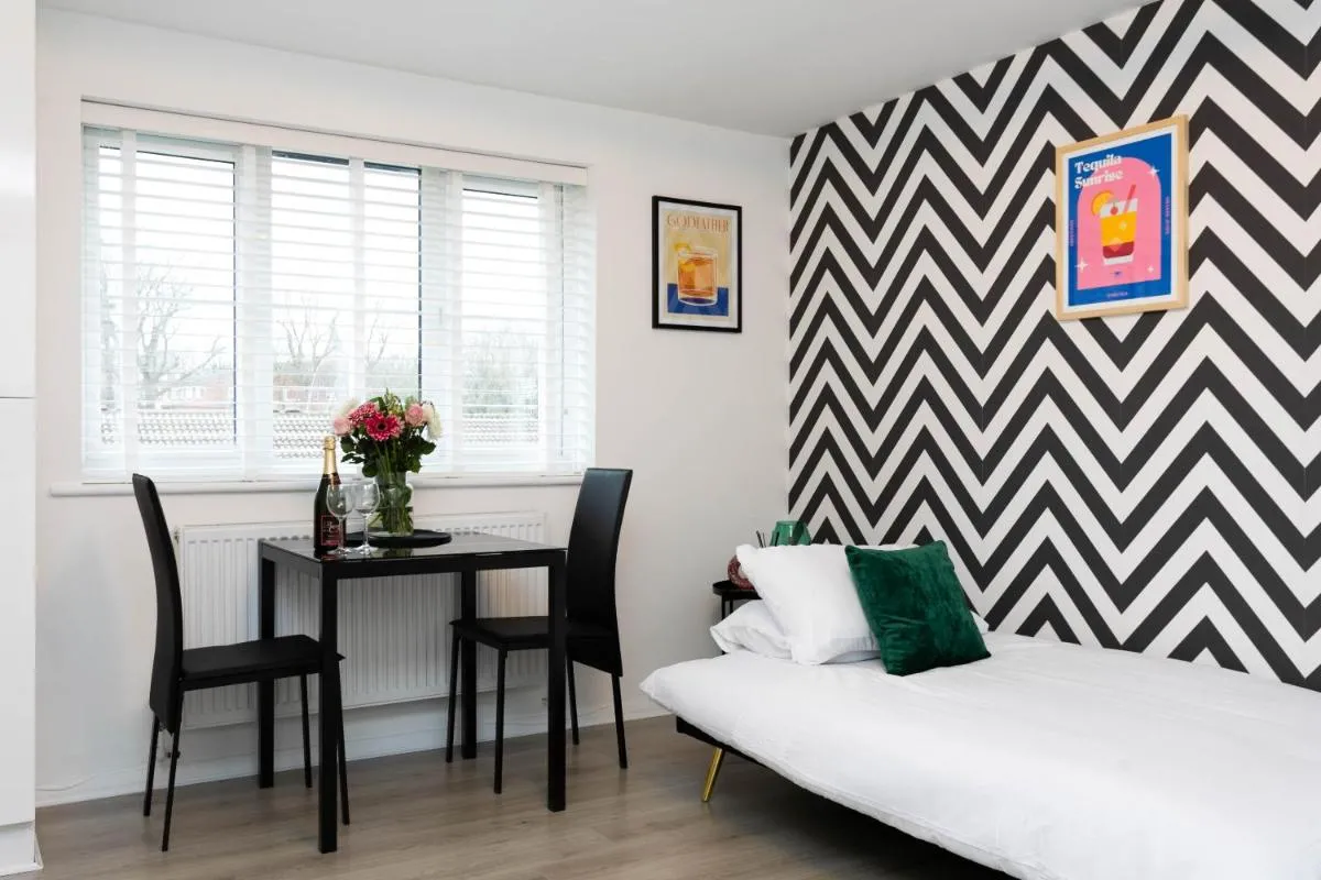 Image 4 of Modern flat – Sleeps 3 – London