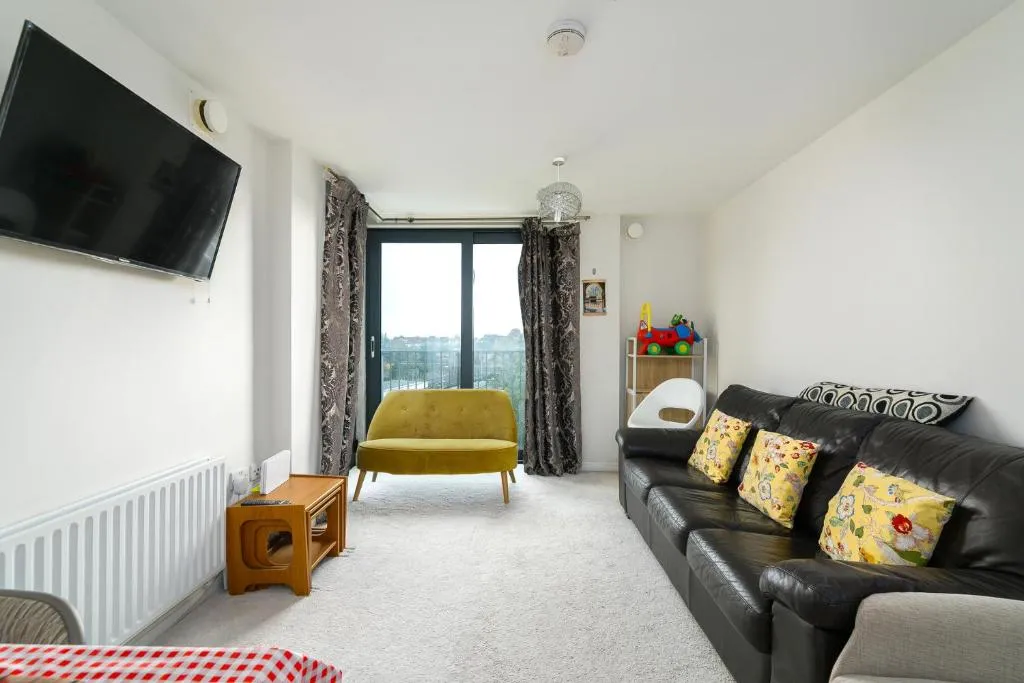 Image 1 of Modern flat in North London close to tube