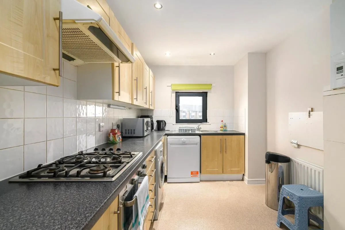 Image 5 of Modern flat in North London close to tube
