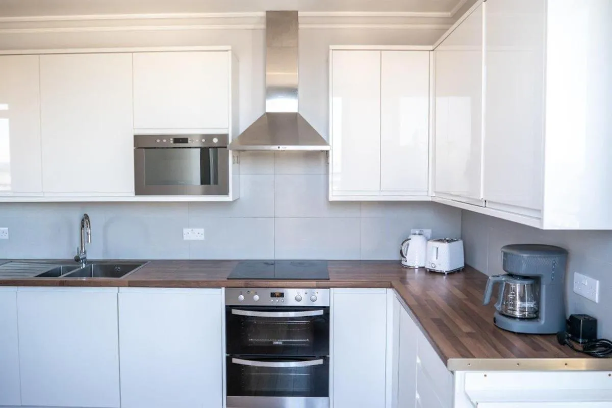 Image 3 of Modern flat with stunning views in Kensington