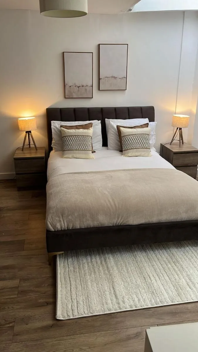 Image 4 of Modern studio in popular South Kensington location