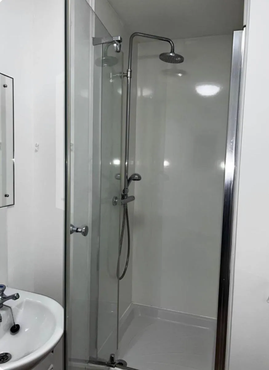 Image 5 of Modern studio in popular South Kensington location