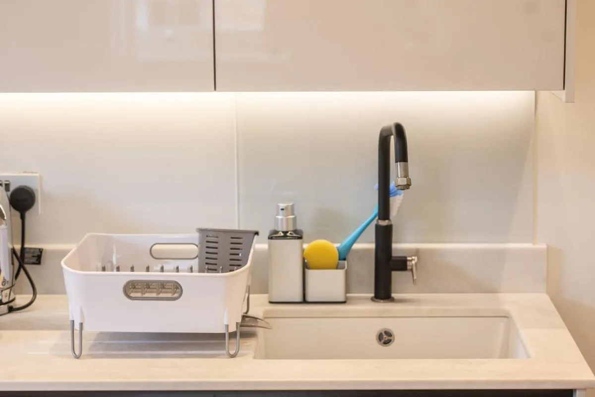 Image 3 of Modern, stylish newly refurbished 2nd floor apartment in Fitzrovia