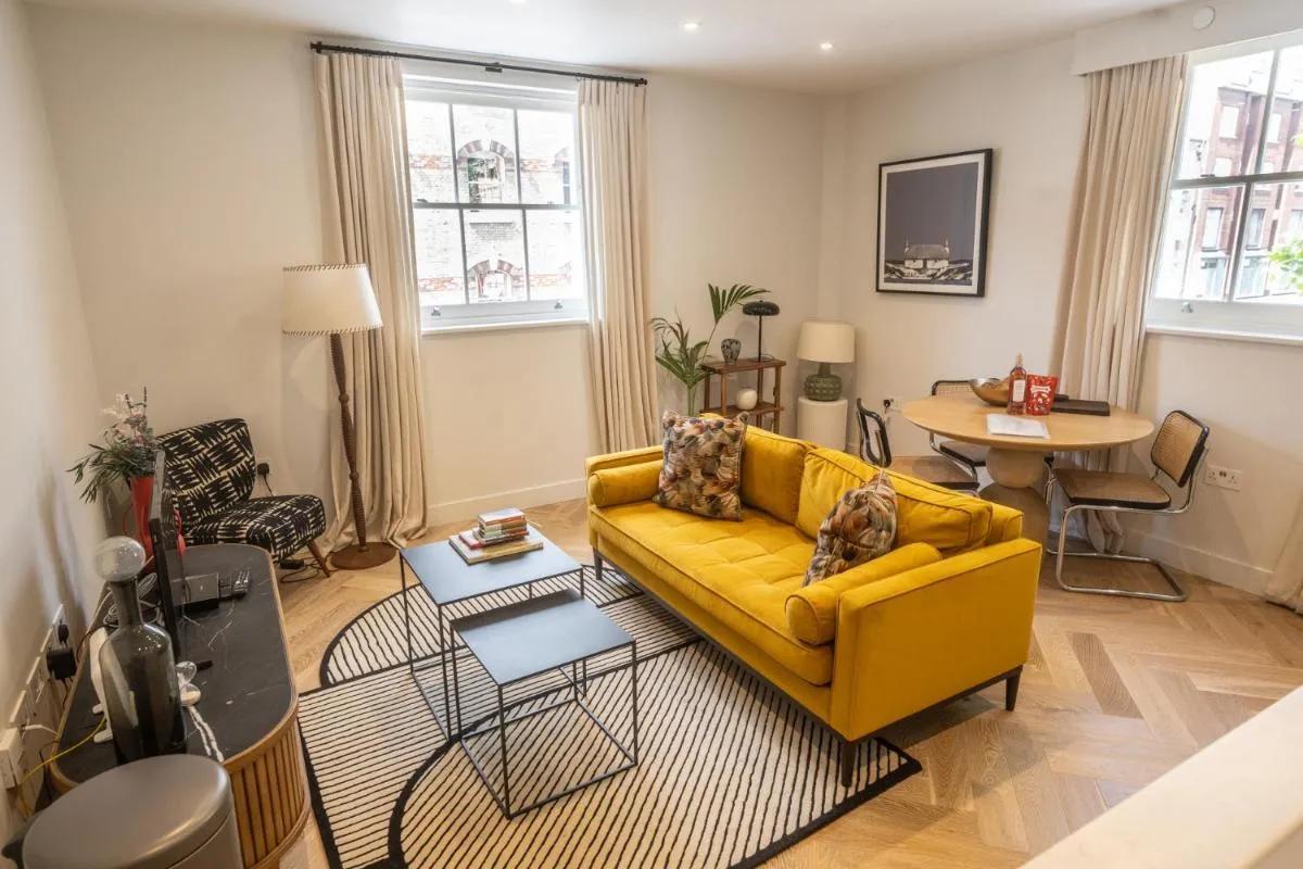 Image 5 of Modern, stylish newly refurbished 2nd floor apartment in Fitzrovia