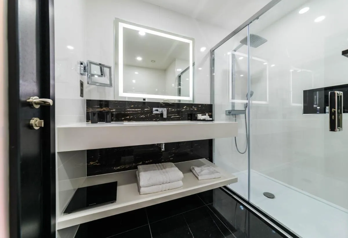 Image 3 of Montcalm Royal London House, London City