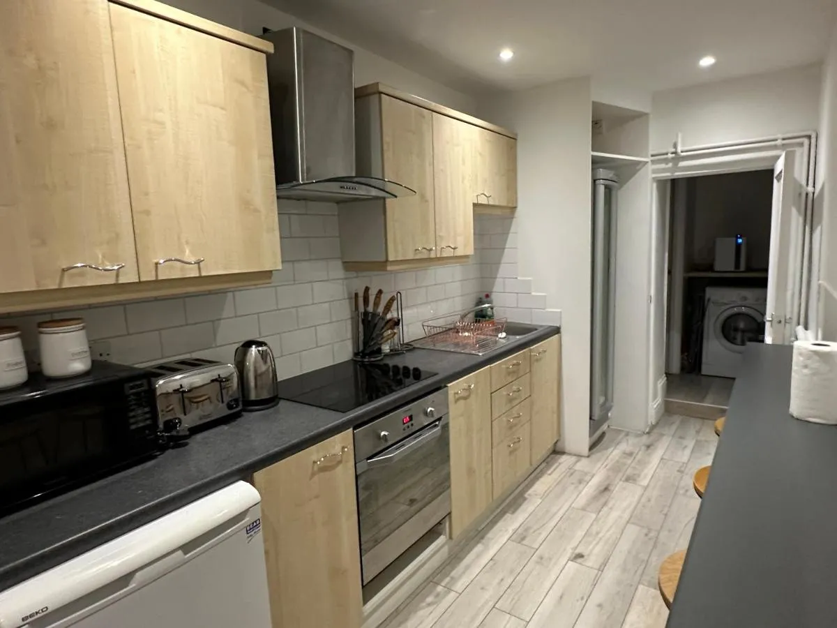 Image 4 of Mornington Crescent Suites