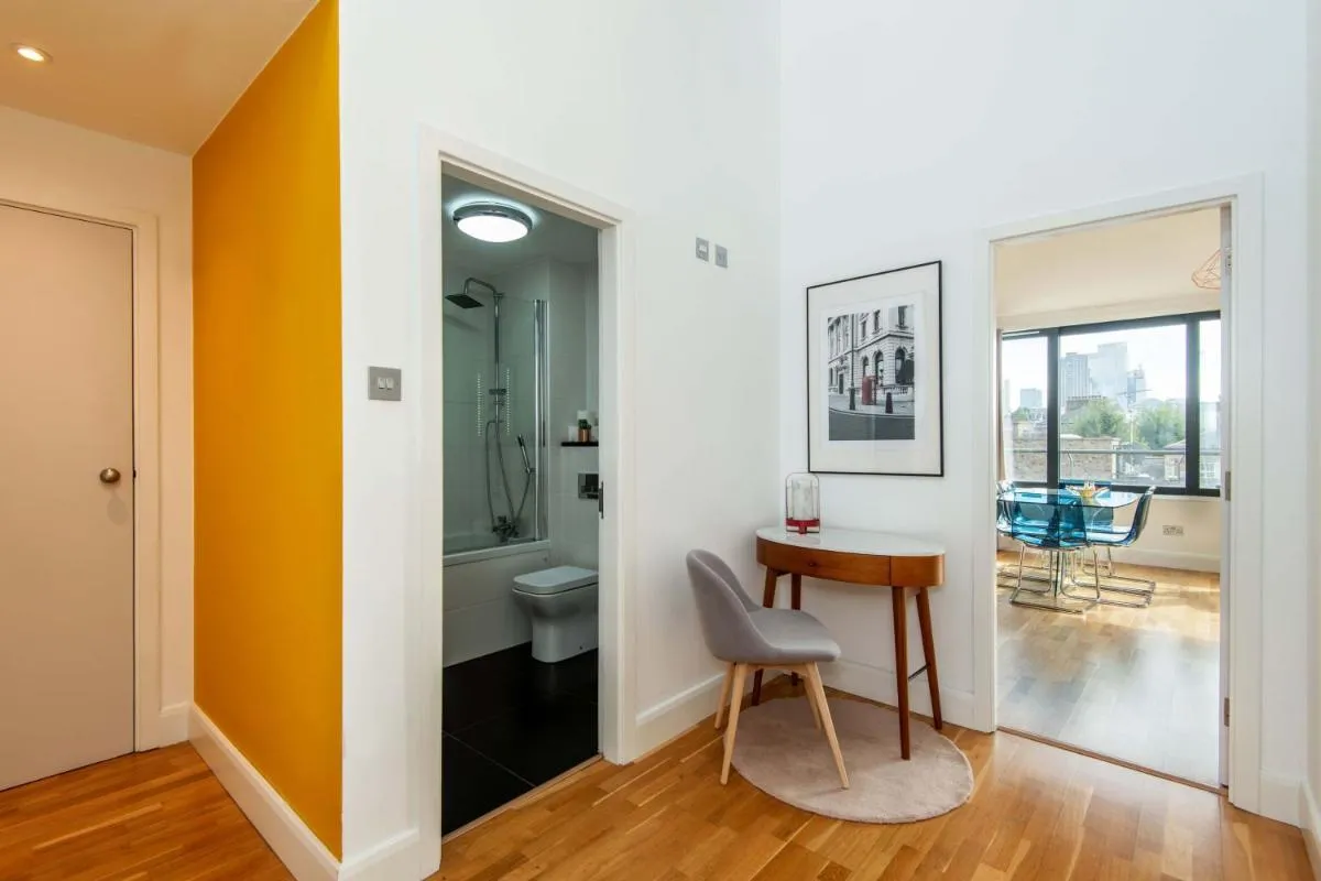 Image 3 of Mulberry South Penthouse by City Living London