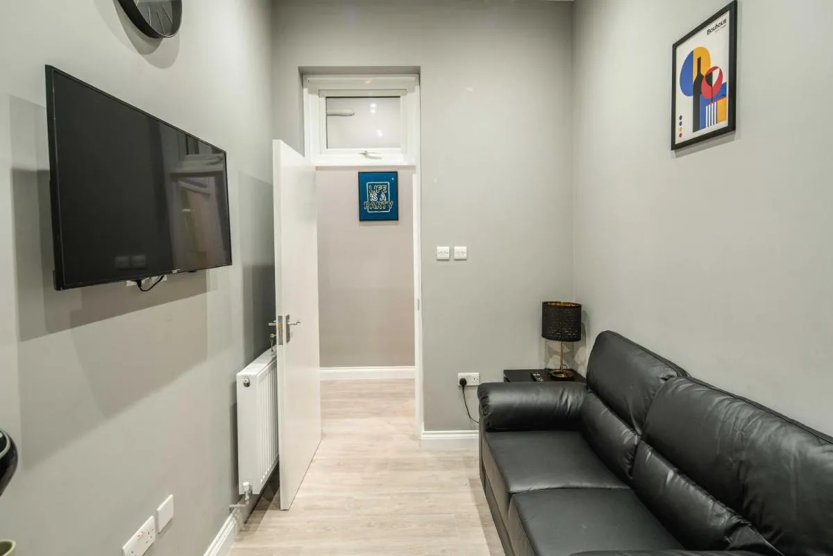 Image 5 of Museum Gate Apartment