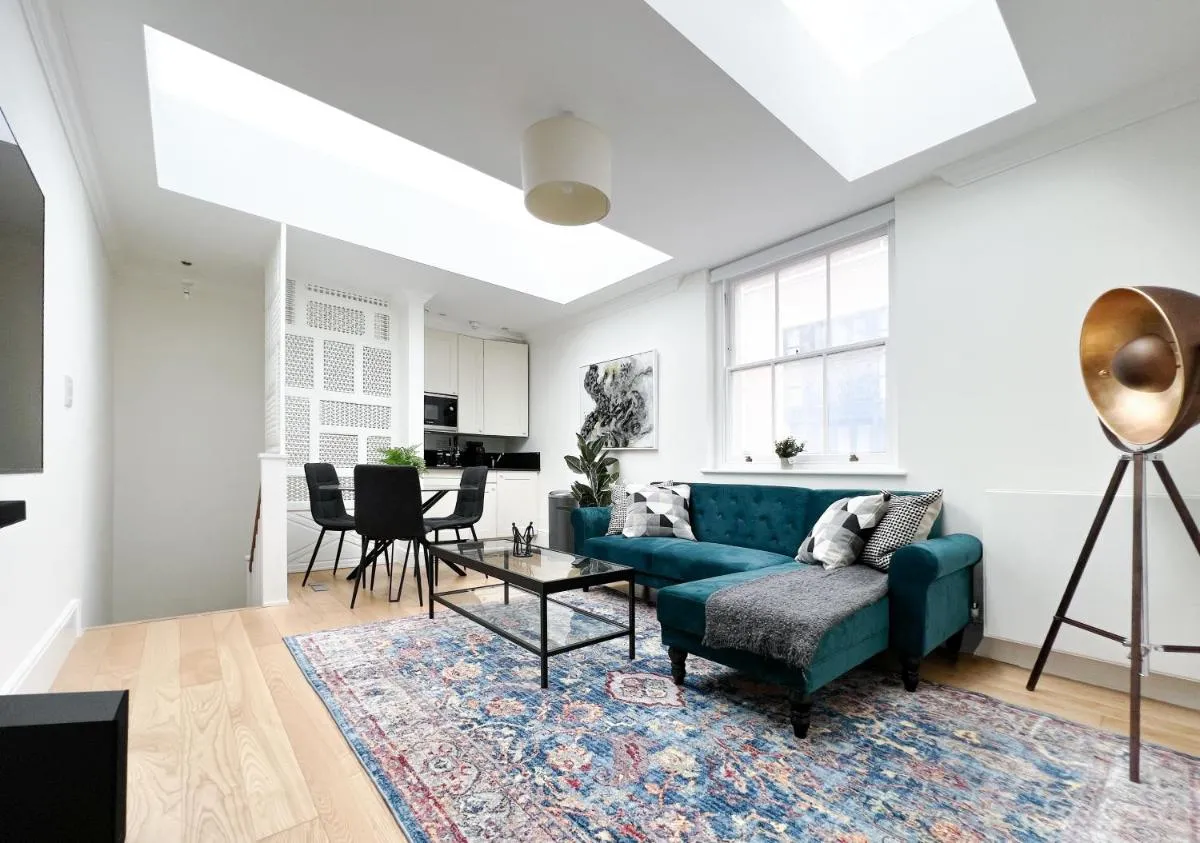 Image 5 of Museum St Central Soho Townhouse