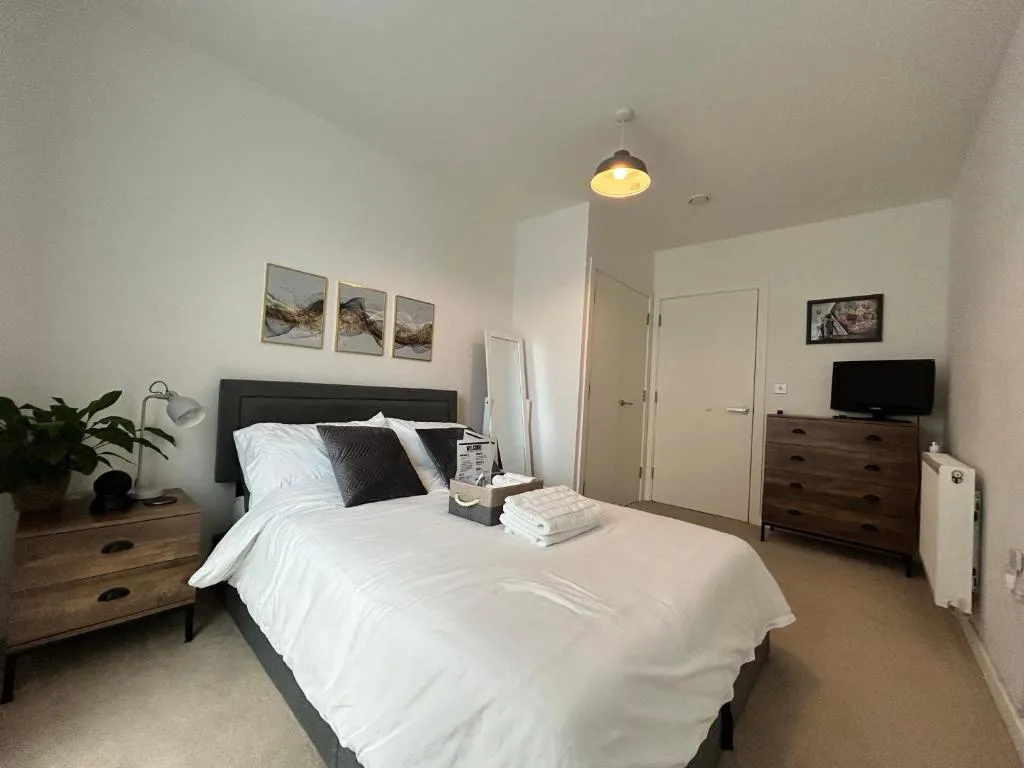 Image 1 of My Apartment Brixton – Modern Double Room with En-suite