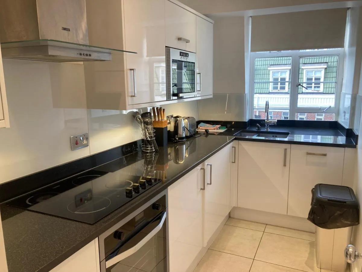 Image 3 of NELL GWYNN HOUSE – Large Elegant One Bedroom Apartment