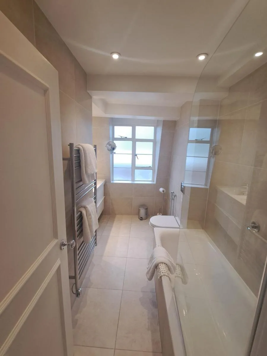 Image 4 of NELL GWYNN HOUSE – Large Elegant One Bedroom Apartment