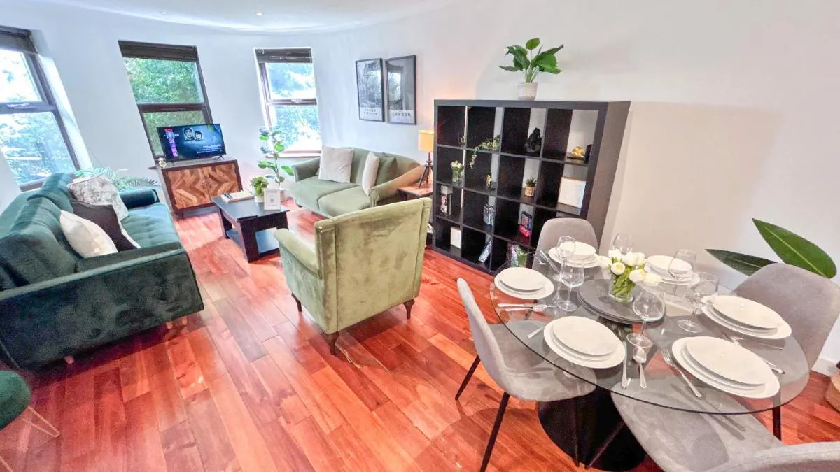 Image 4 of NEW 4-Bed 3-Bath Crouch End Home with Balcony and FREE Parking near Alexandra Palace , Highgate by NourNest Apartments