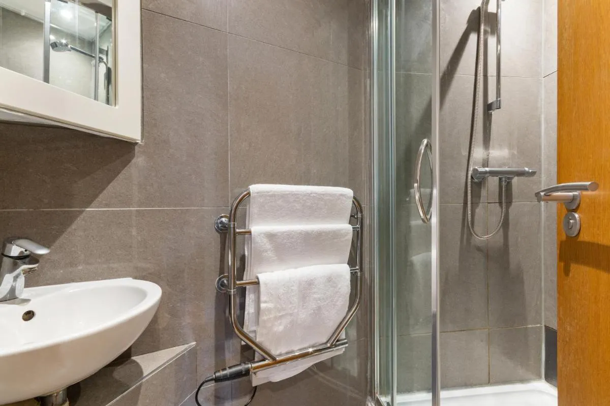 Image 3 of NEW! Fulham 1-bed Apartment with Patio