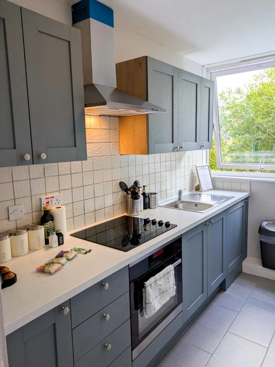 Image 5 of NEW, Refurbished Modern & Spacious 1 Bed Flat Westfield Shepherd’s Bush Free Wi-Fi Super King Bed