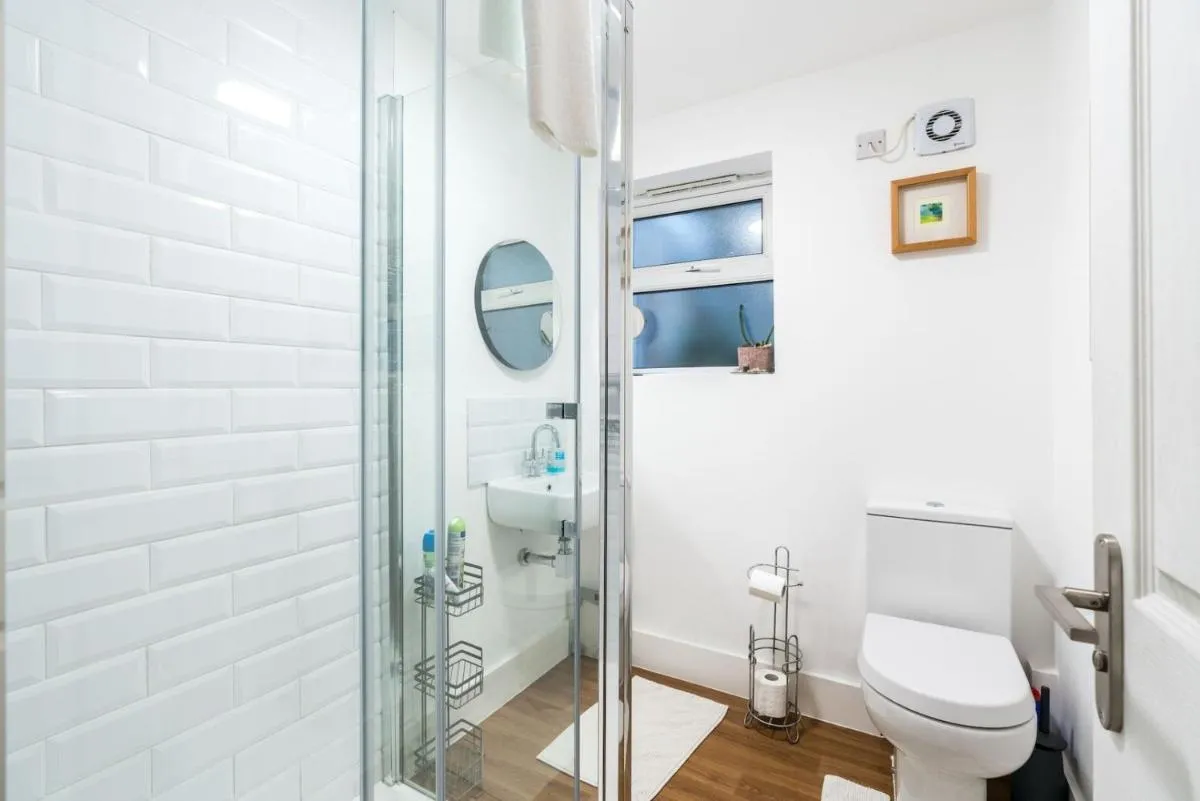 Image 3 of NEW Stylish 1 Bedroom Flat with Garden | London