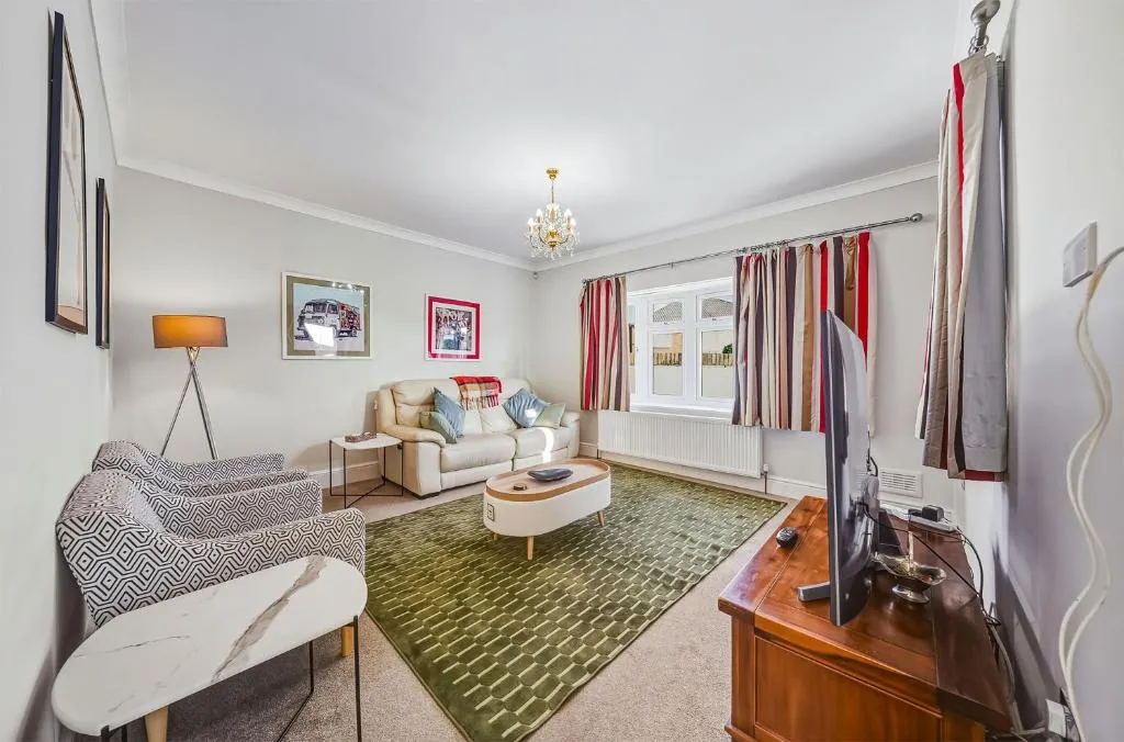 Image 1 of Nancy’s 3 bedroom house near Heathrow Airport