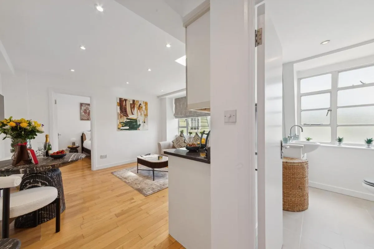 Image 3 of Nell Gwynn Chelsea Accommodation
