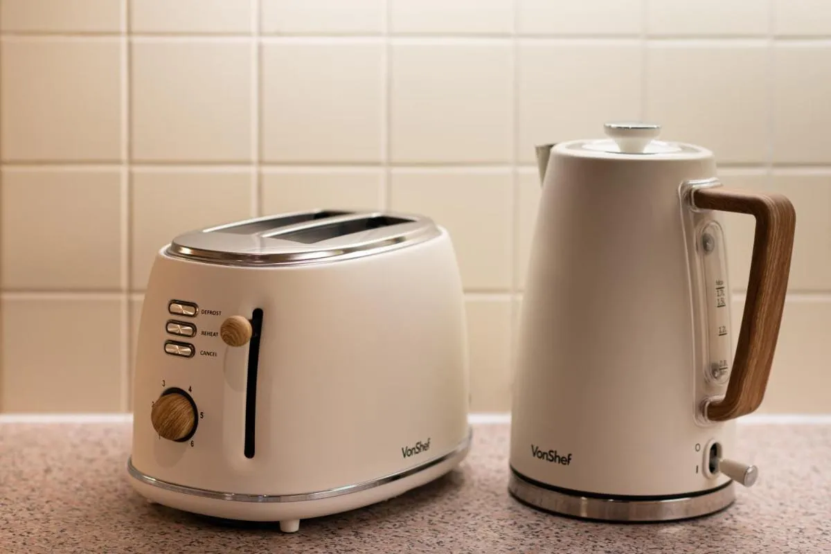 Image 5 of New 3bed with Air Con In Chelsea