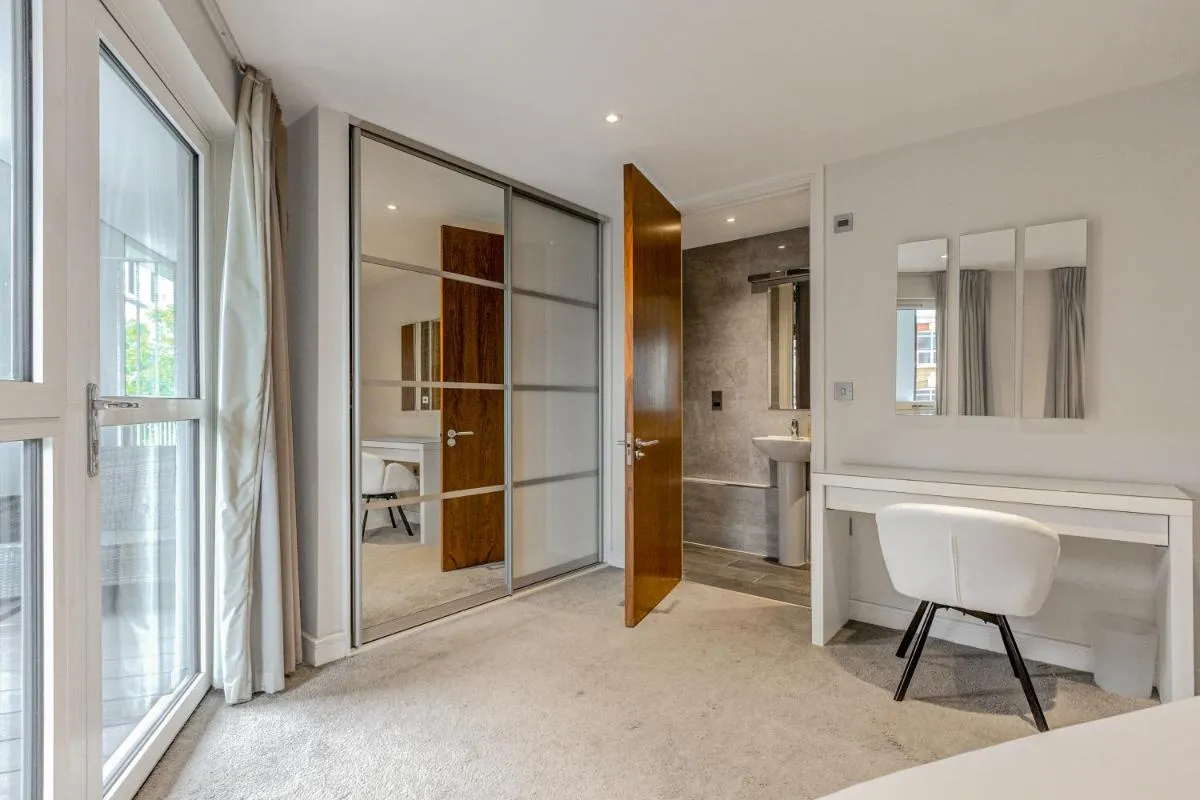 Image 3 of New! Amazing 2BR Flat Near Shoreditch, Zone 1