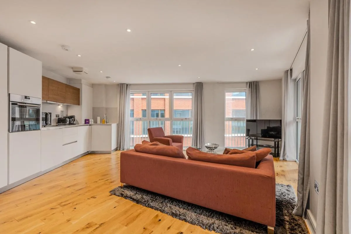Image 4 of New! Amazing 2BR Flat Near Shoreditch, Zone 1