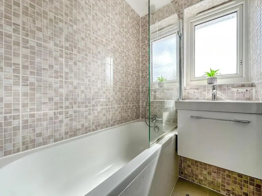 Image 3 of New Cosy Luxury 3 Bedroom House in Battersea London