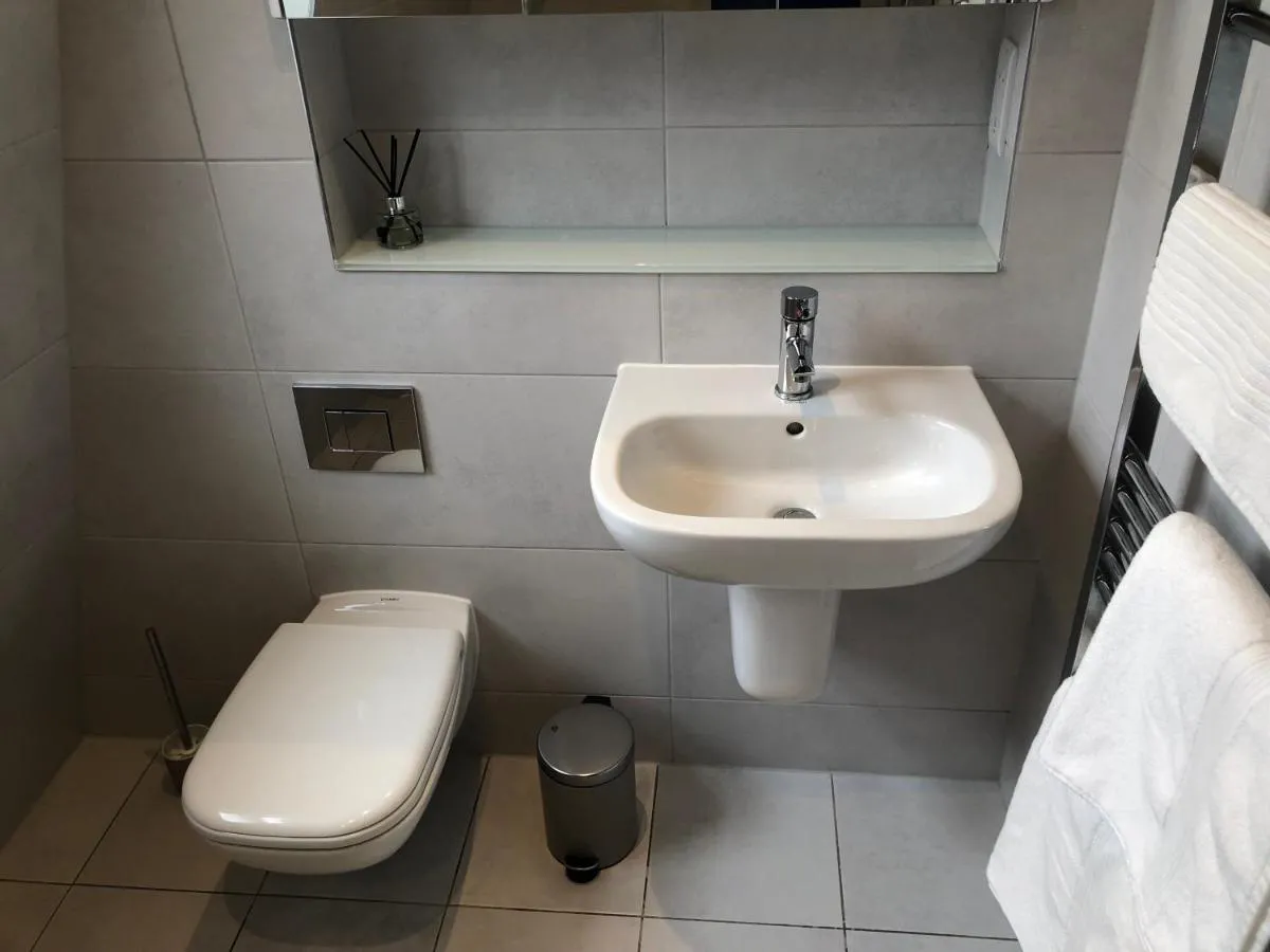 Image 5 of New! Fantastic 1 Bedroom Flat SW6 near Central London