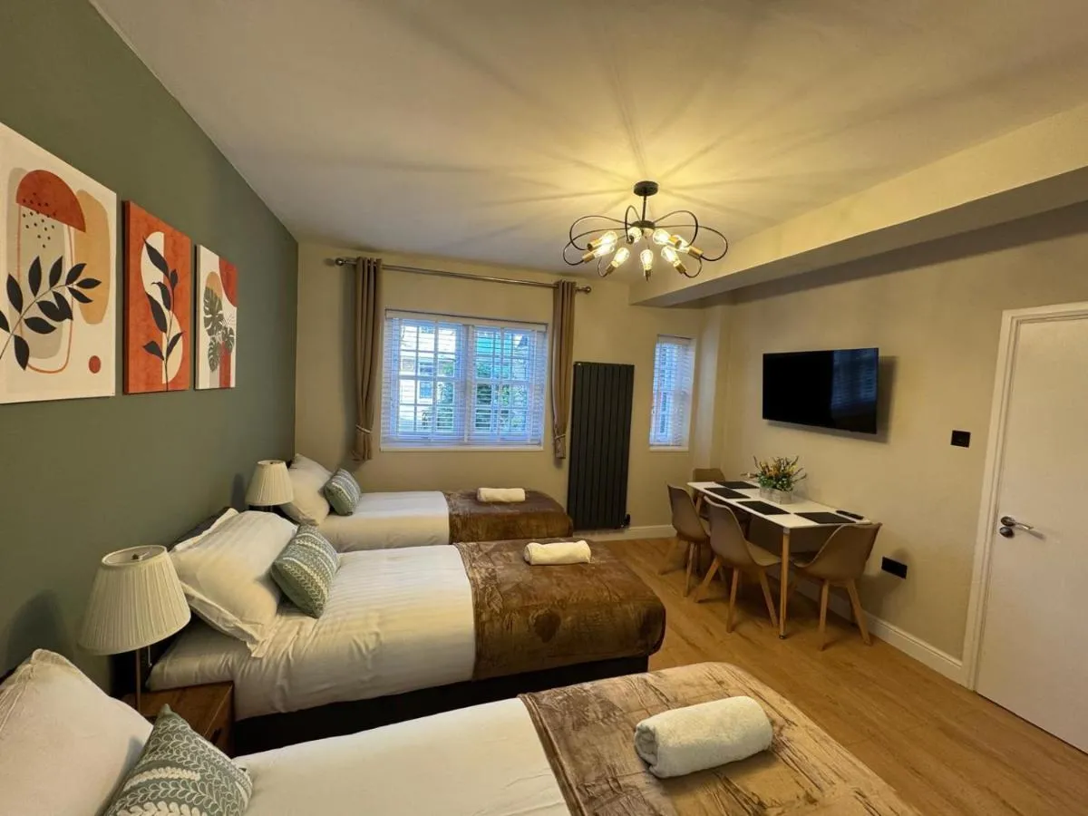 Image 3 of New Kings Cross Apartment