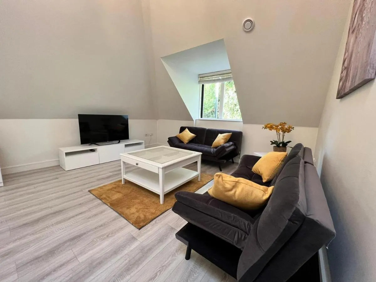 Image 5 of New! Modern Elegant 2-Bed Apartment, free parking