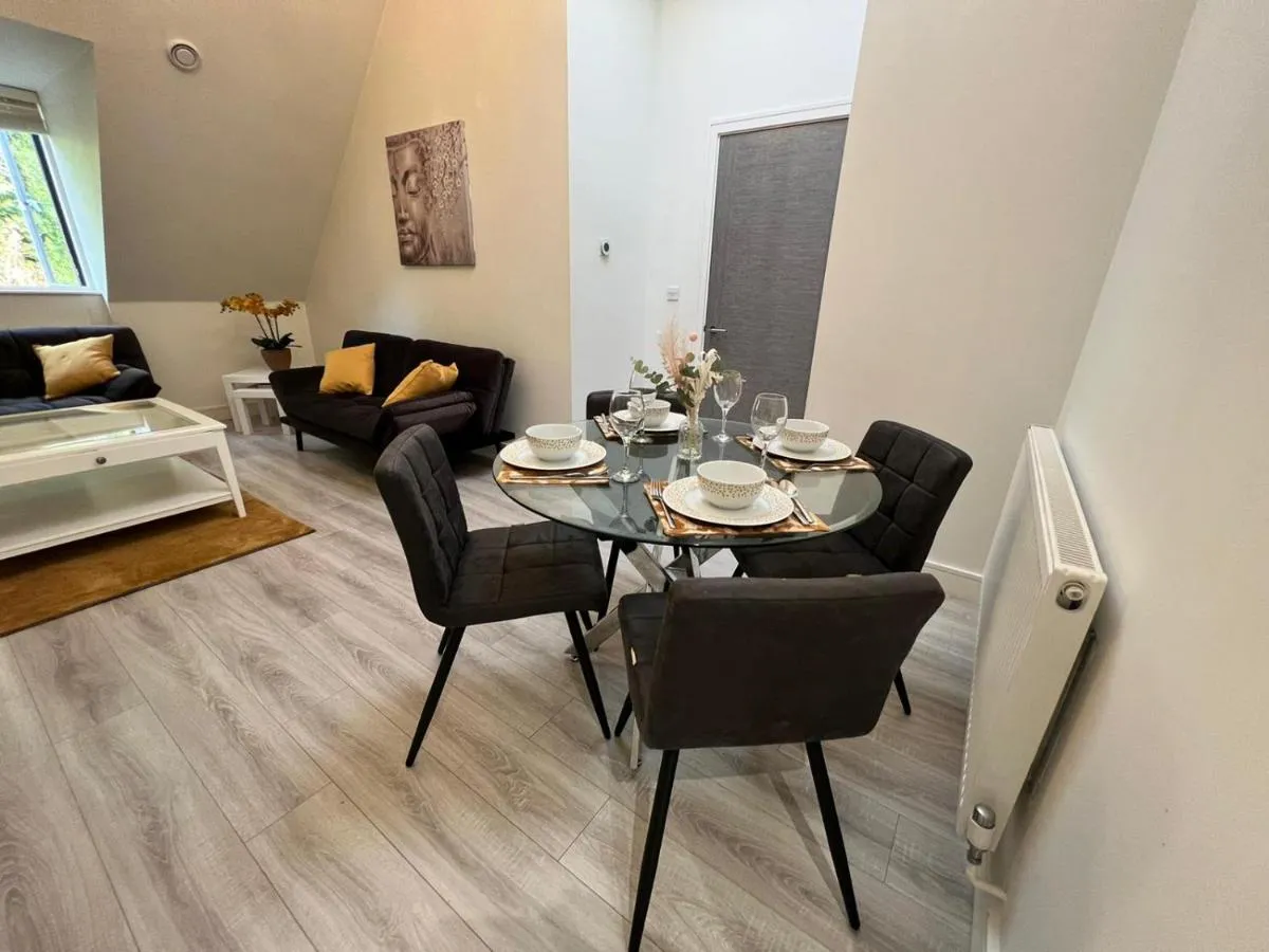 Image 4 of New! Modern Elegant 2-Bed Apartment, free parking