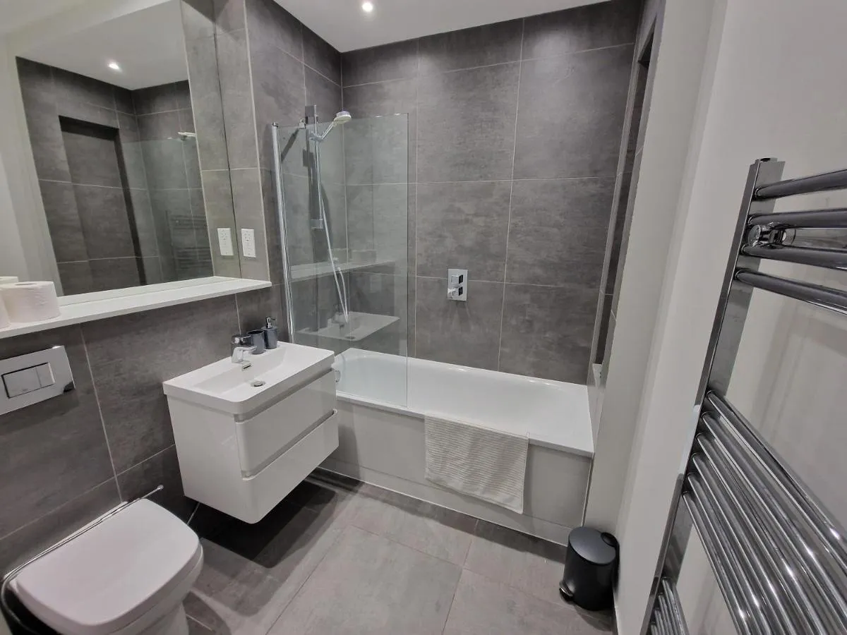 Image 3 of New! Modern Elegant 2-Bed Apartment, free parking
