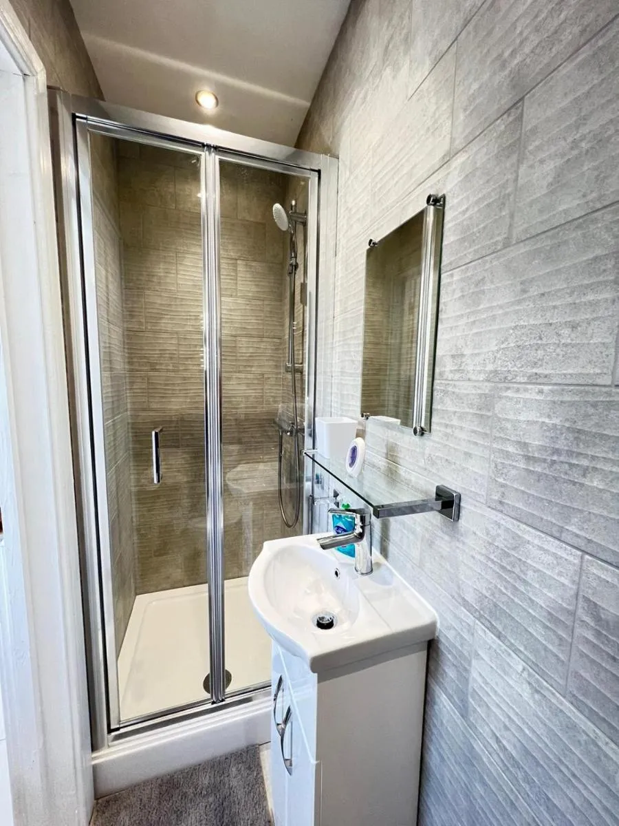 Image 4 of New Self Contained Flat,in Hayes, Free Parking