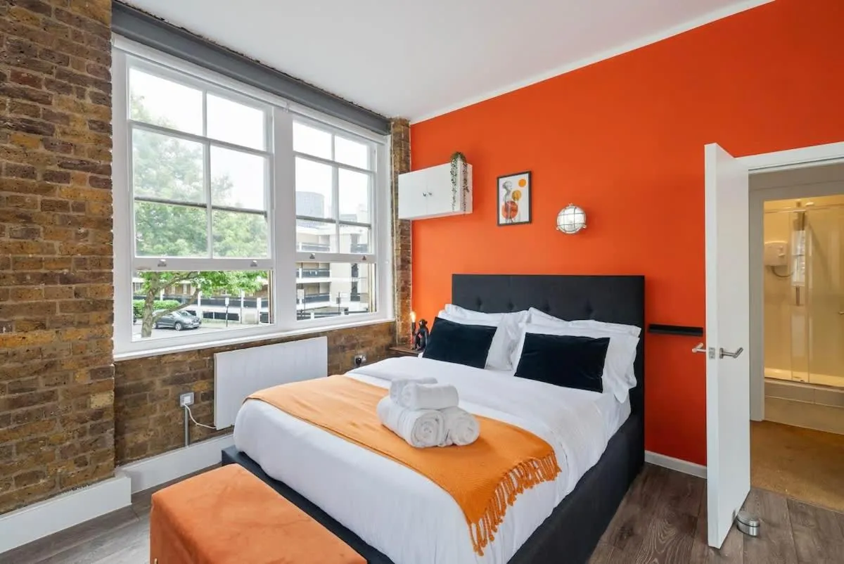 Image 4 of New & Spacious Studio in Old St