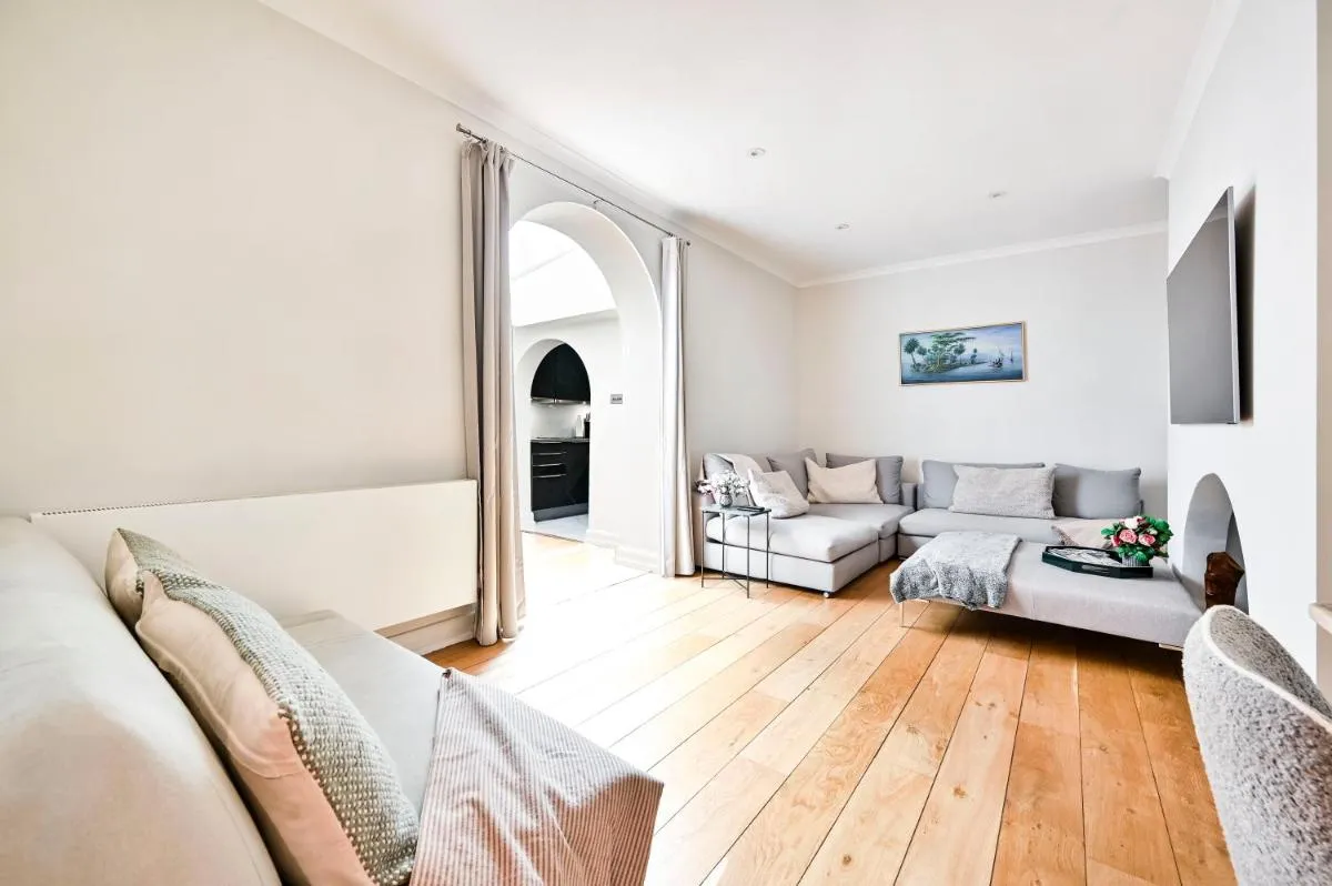Image 5 of New chic and luxury apartment