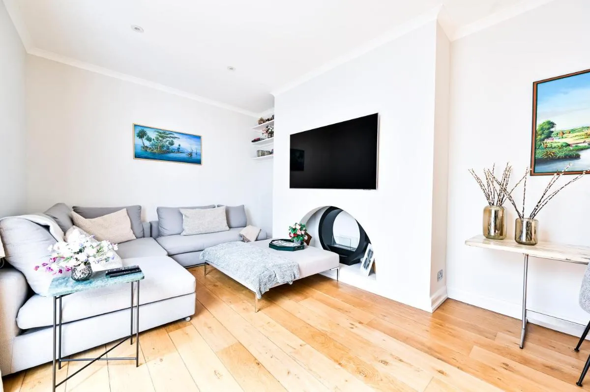 Image 4 of New chic and luxury apartment