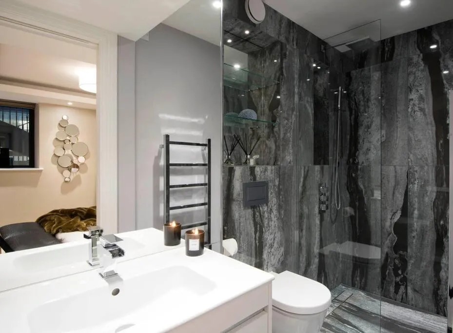 Image 3 of New, luxury 3 bed duplex in Covent Garden