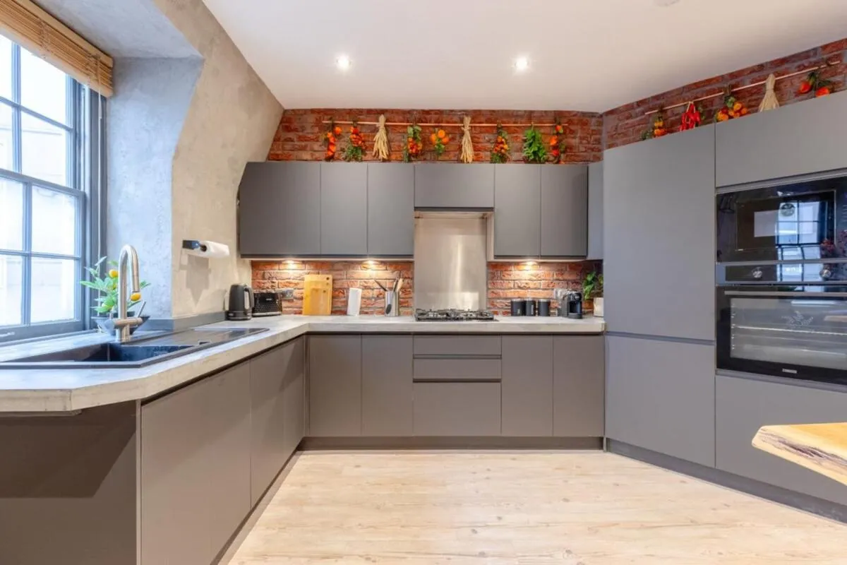 Image 4 of Newly-Refurbished Loft-Style Flat Farringdon!