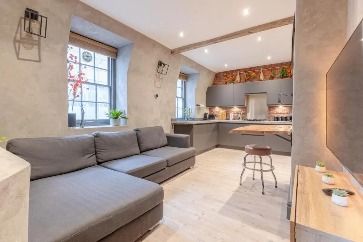 Image 5 of Newly-Refurbished Loft-Style Flat Farringdon!