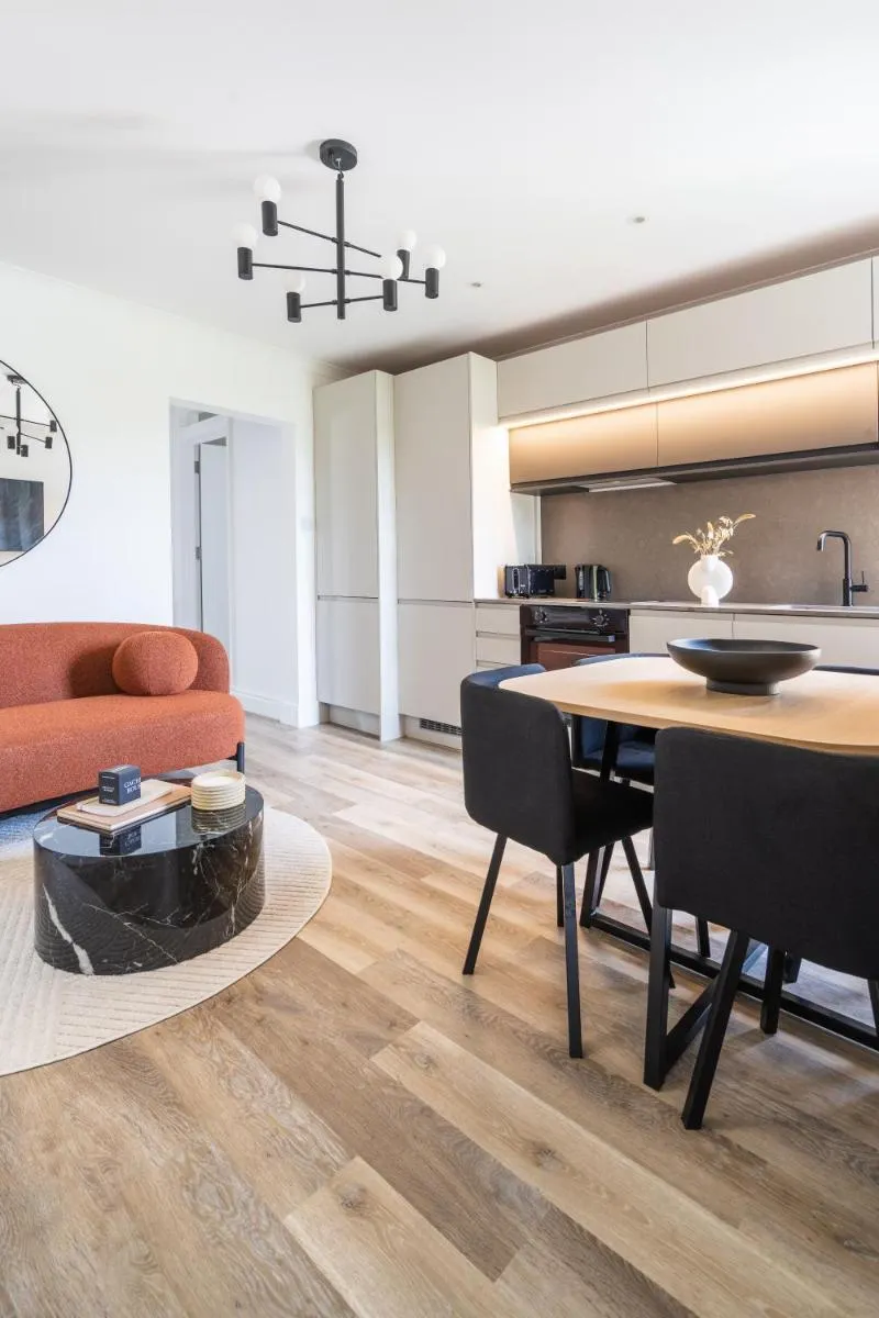 Image 4 of Newly Designed, 2br Apt, 5min from Northwood London Tube Station, NATO HQ, Ideal for Wembley, Warner Studio, Contractors