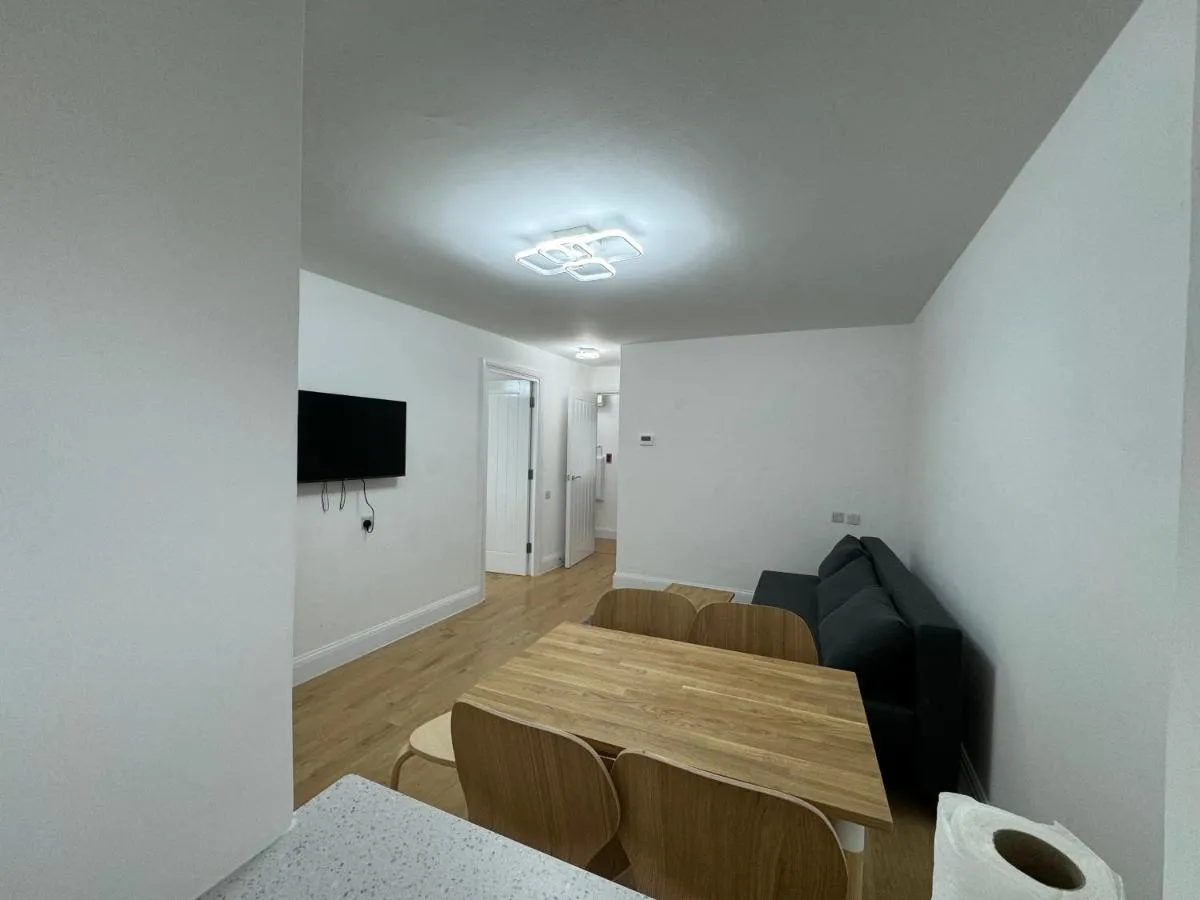 Image 3 of Newly Refurbished 2BD Flat Close to ExCel London