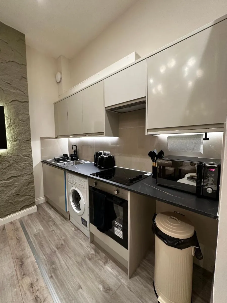 Image 5 of Newly Refurbished 2 Bed Apartment – Central Location