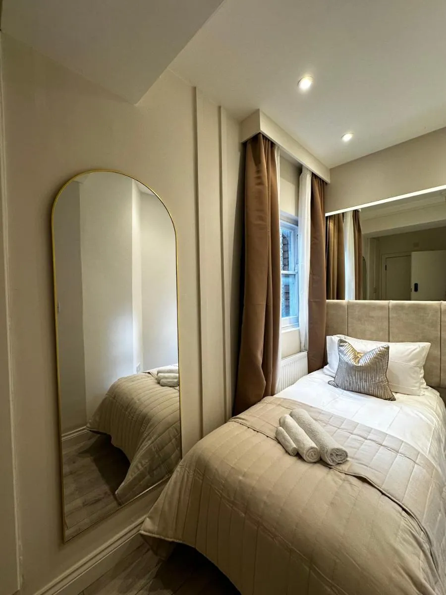 Image 3 of Newly Refurbished 2 Bed Apartment – Central Location