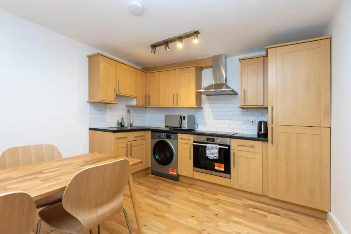 Image 3 of Newly Renovated 1BD Flat – Camden