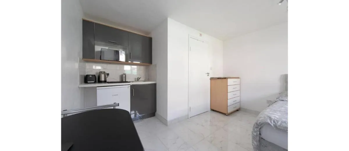 Image 4 of Newly Renovated Cozy Studio in North London