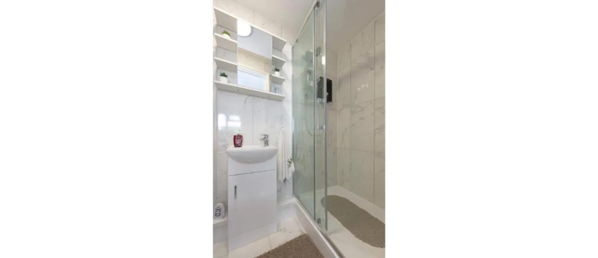 Image 5 of Newly Renovated Cozy Studio in North London