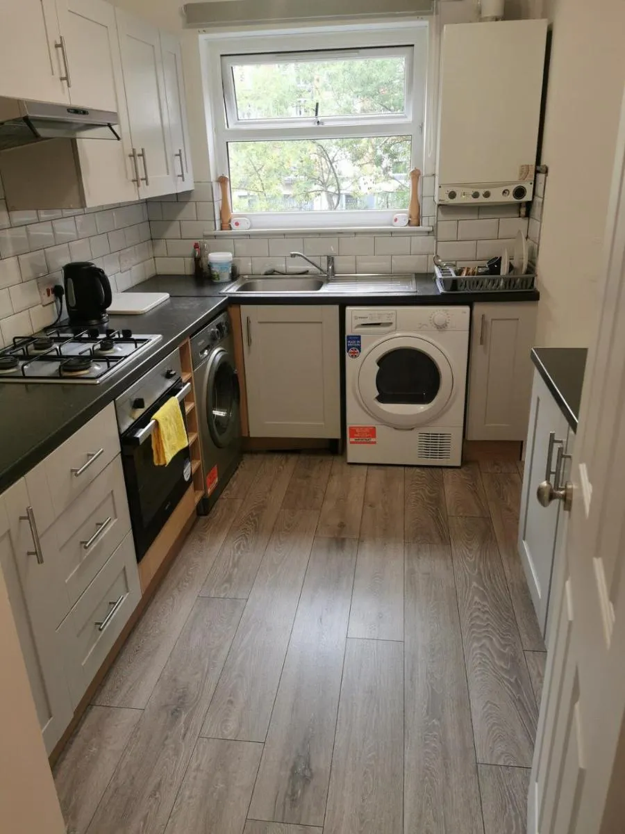 Image 5 of Newly amazing refurbished two bedroom apartment