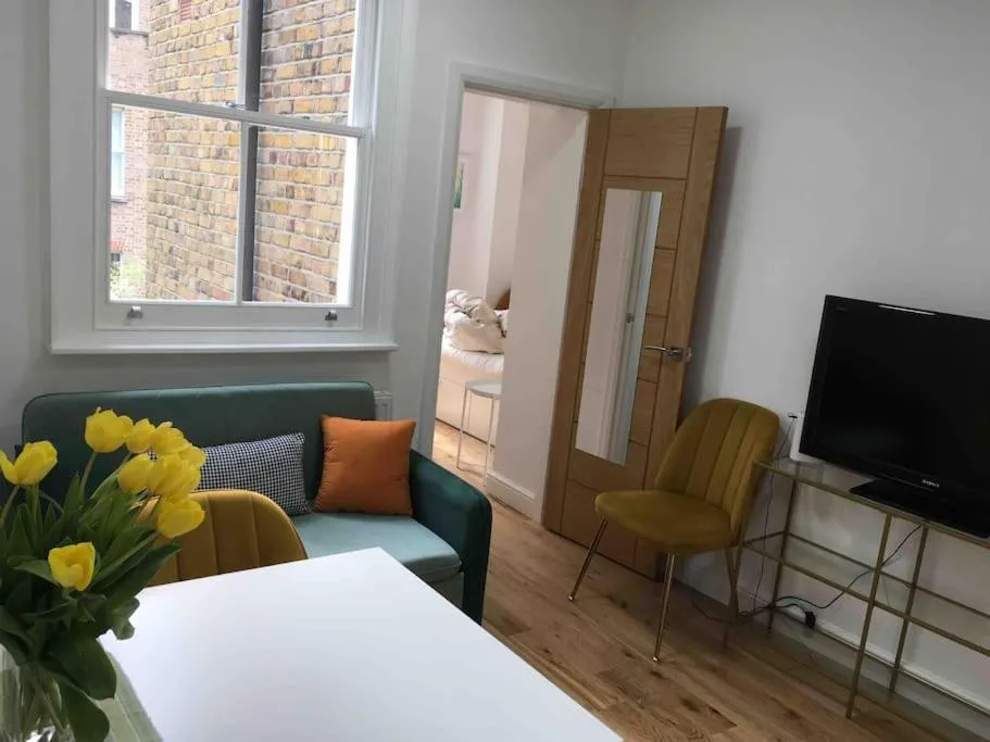 Image 5 of Newly refurbished 2-bedroom flat in Notting Hill