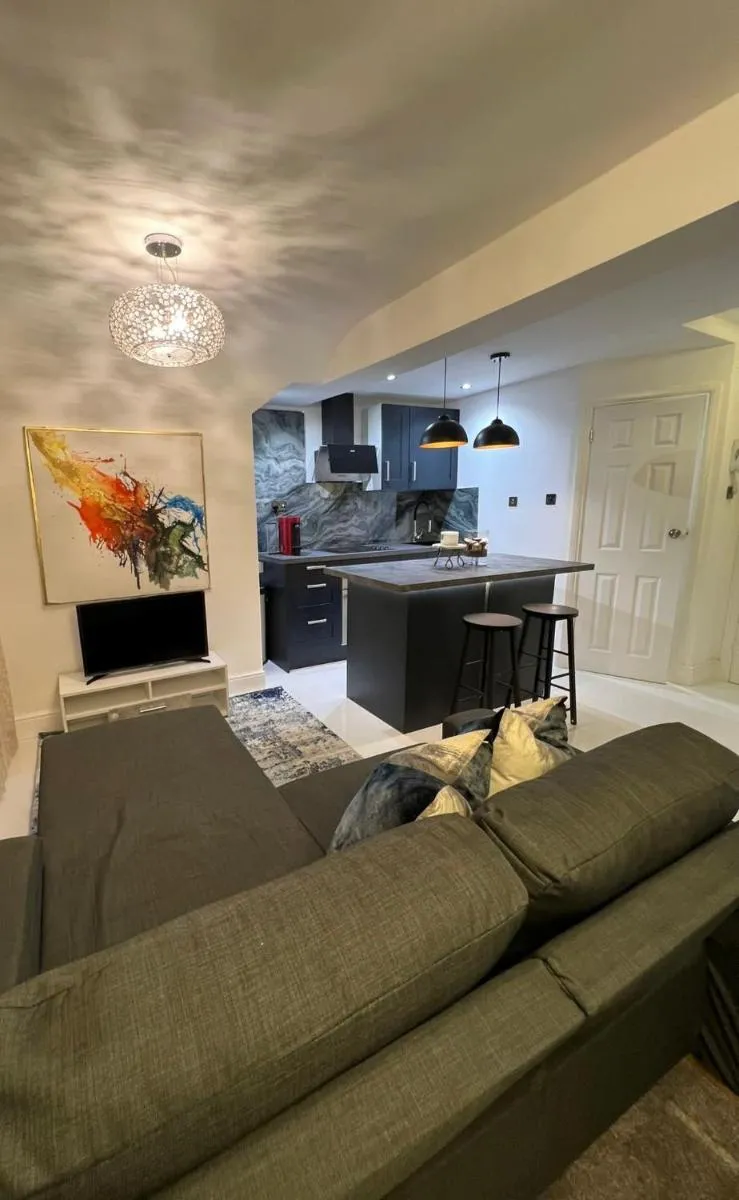 Image 4 of Newly renovated Modern studio apartment in West Kensington