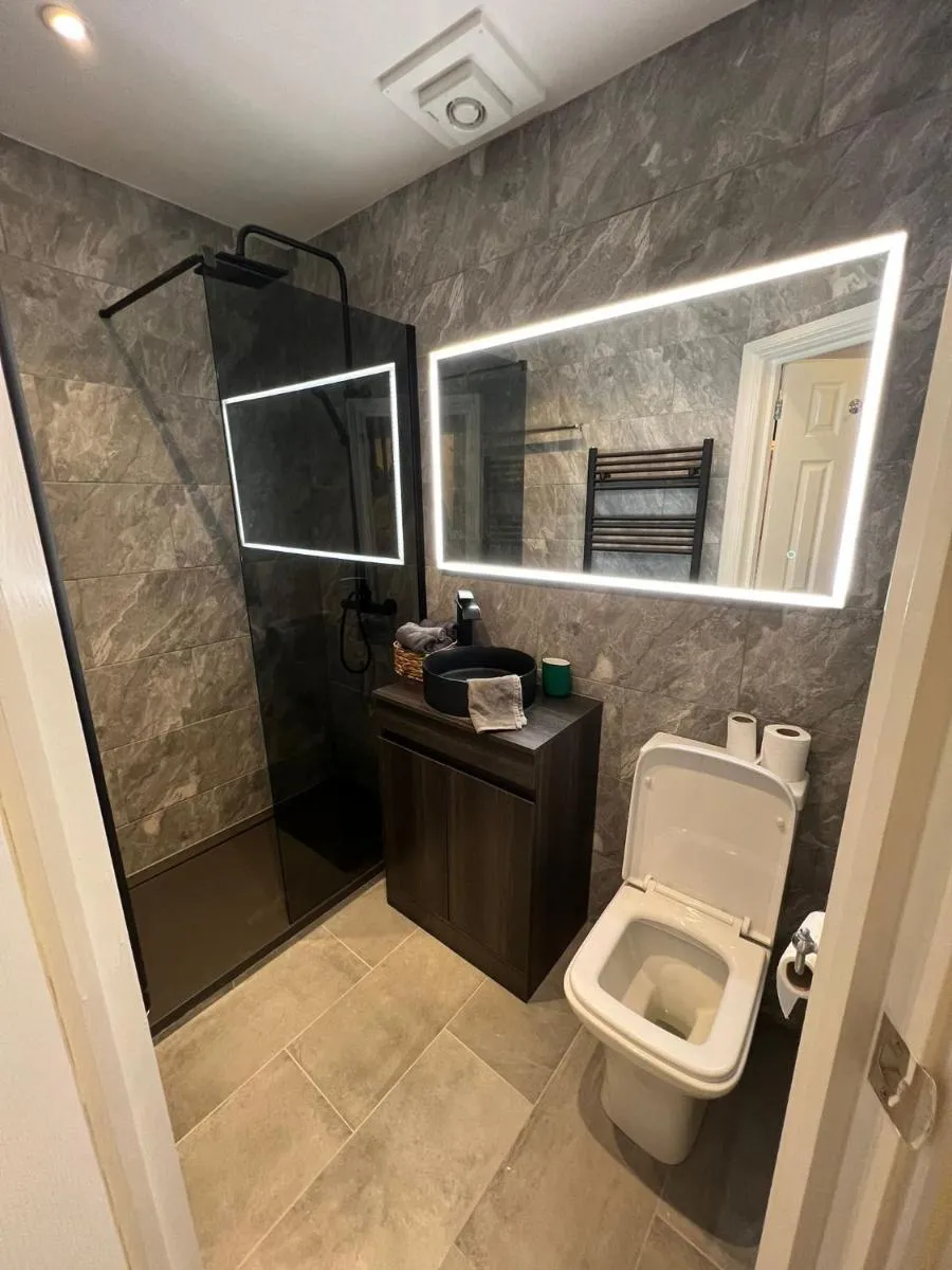 Image 5 of Newly renovated Modern studio apartment in West Kensington